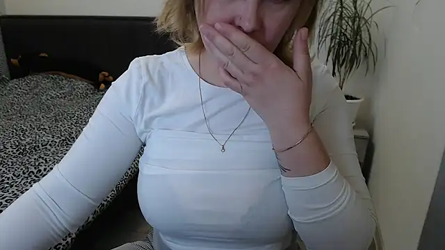 leeilawow online show from 19, 4, 2026