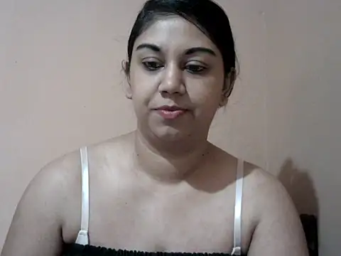 Snapshot of bellachow10 chatting on 29, 4, 2026 bellachow10 online show from 29, 4, 2026