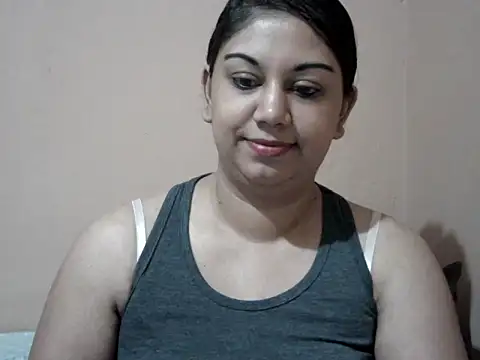 Snapshot of bellachow10 chatting on 5, 5, 2026 bellachow10 online show from 5, 5, 2026
