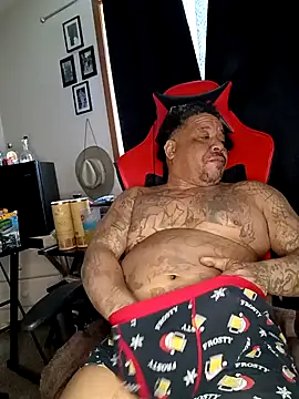 Snapshot of yellowwetfox chatting on 1, 1, 2025 yellowwetfox online show from 1, 1, 2025