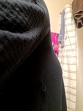 Snapshot of yellowwetfox chatting on 4, 3, 2026 yellowwetfox online show from 4, 3, 2026