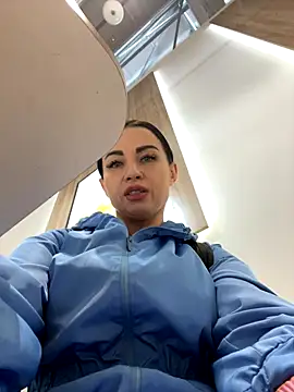 Snapshot of CrazzyChicks chatting on 13, 9, 2025 CrazzyChicks online show from 13, 9, 2025