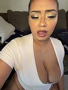 Snapshot of CarmelaAnthony chatting on 28, 2, 2026 CarmelaAnthony online show from 28, 2, 2026