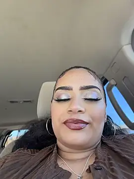 Snapshot of CarmelaAnthony chatting on 27, 4, 2026 CarmelaAnthony online show from 27, 4, 2026