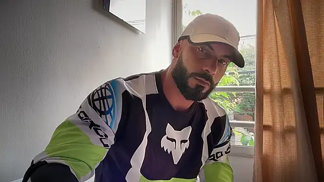 romeolovedark online show from 5, 4, 2026