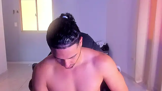 Snapshot of Kris_Khalifa69 chatting on 15, 5, 2026 Kris Khalifa69 online show from 15, 5, 2026