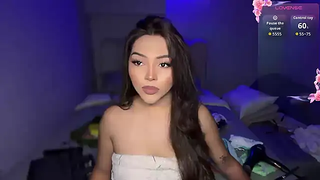 Snapshot of shantal_r0mance chatting on 25, 7, 2026 shantal r0mance online show from 25, 7, 2026