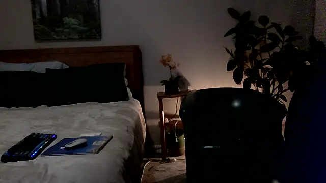 StrongMuscularAndHuge online show from 16, 4, 2026