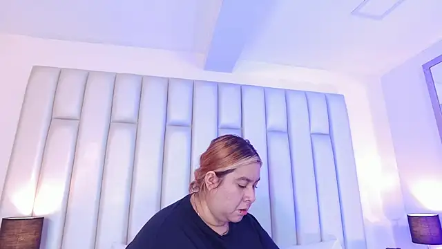 aandreaperez online show from 4, 2, 2026