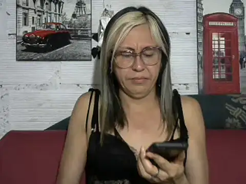 Snapshot of divahot08 chatting on 5, 12, 2024 divahot08 online show from 5, 12, 2024