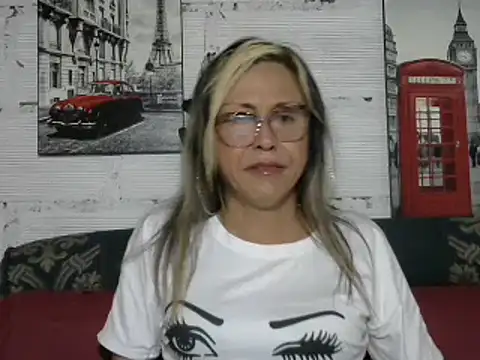 Snapshot of divahot08 chatting on 6, 1, 2025 divahot08 online show from 6, 1, 2025