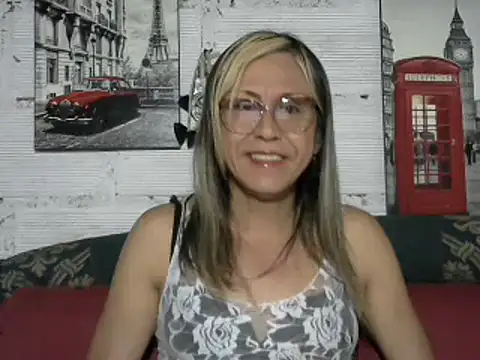 Snapshot of divahot08 chatting on 9, 1, 2025 divahot08 online show from 9, 1, 2025