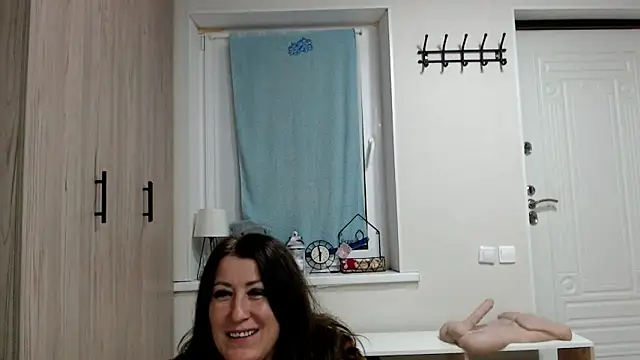 Snapshot of increible_della chatting on 27, 5, 2026 increible della online show from 27, 5, 2026