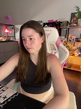 Snapshot of sweetest_pie chatting on 12, 6, 2026 sweetest pie online show from 12, 6, 2026