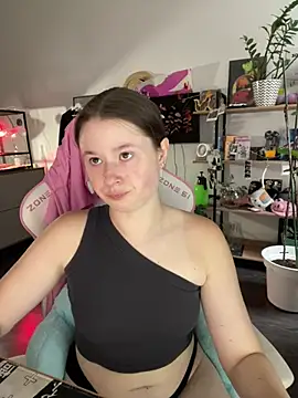 Snapshot of sweetest_pie chatting on 22, 7, 2026 sweetest pie online show from 22, 7, 2026