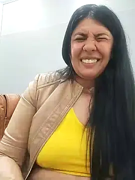 aisha latina online show from 11, 2, 2025