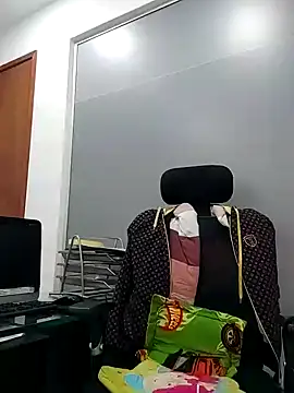 aisha latina online show from 10, 9, 2025