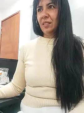 aisha latina online show from 15, 9, 2025