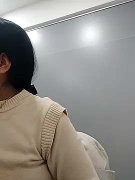 aisha latina online show from 24, 9, 2025