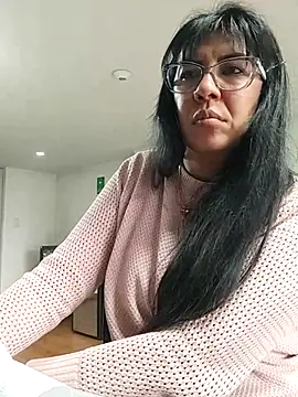 aisha latina online show from 13, 11, 2025