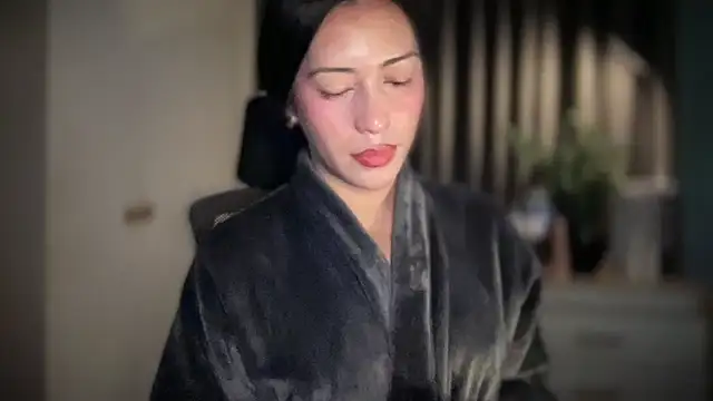 Snapshot of Jasmine_Elcock chatting on 15, 4, 2026 Jasmine Elcock online show from 15, 4, 2026