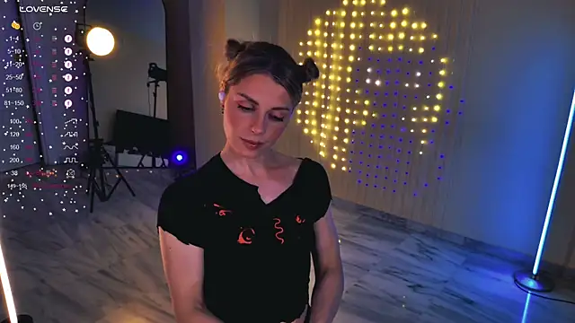 Snapshot of Arielle__03 chatting on 31, 5, 2026 Arielle 03 online show from 31, 5, 2026