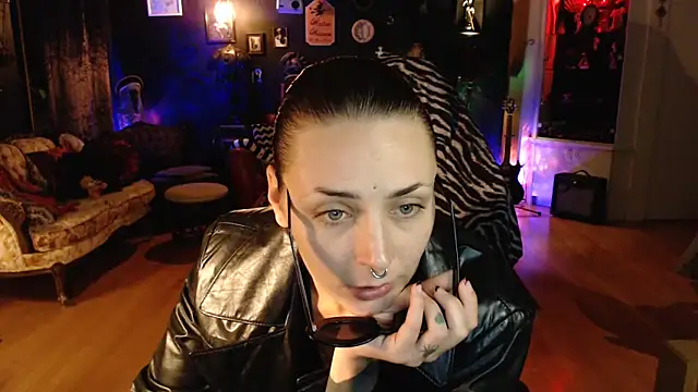 gothstripper online show from 30, 10, 2025