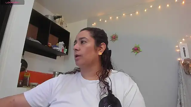 agathaxxx-69 online show from 15, 2, 2025