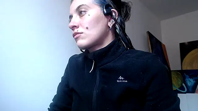 Snapshot of mariecam420 chatting on 18, 12, 2024 mariecam420 online show from 18, 12, 2024