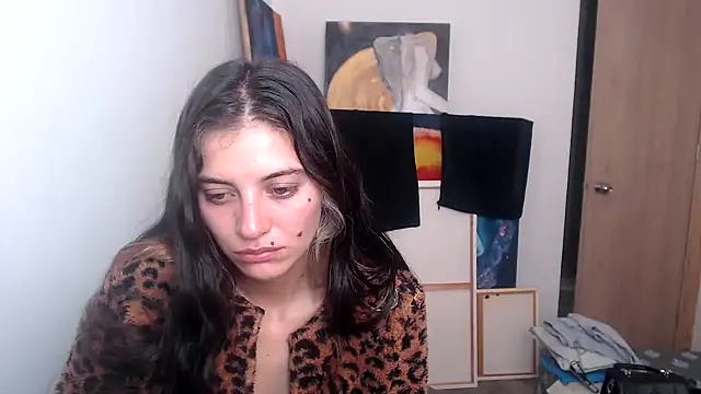 Snapshot of mariecam420 chatting on 24, 12, 2024 mariecam420 online show from 24, 12, 2024