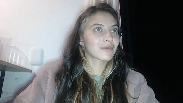 Snapshot of mariecam420 chatting on 26, 12, 2024 mariecam420 online show from 26, 12, 2024
