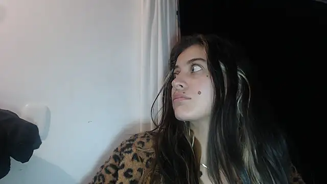 Snapshot of mariecam420 chatting on 1, 1, 2025 mariecam420 online show from 1, 1, 2025