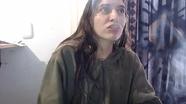 Snapshot of mariecam420 chatting on 20, 1, 2025 mariecam420 online show from 20, 1, 2025