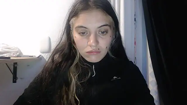 Snapshot of mariecam420 chatting on 29, 1, 2025 mariecam420 online show from 29, 1, 2025