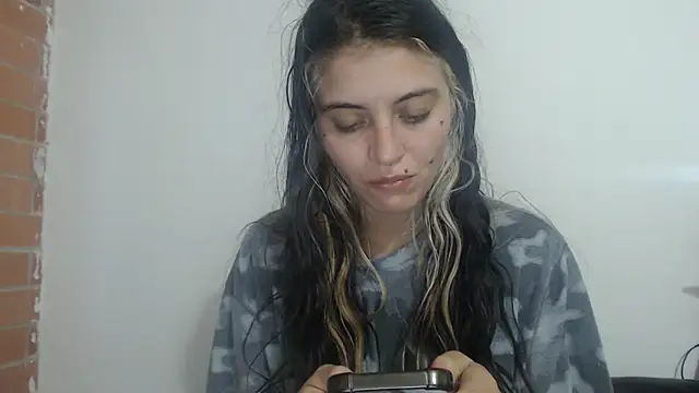 Snapshot of mariecam420 chatting on 19, 2, 2025 mariecam420 online show from 19, 2, 2025