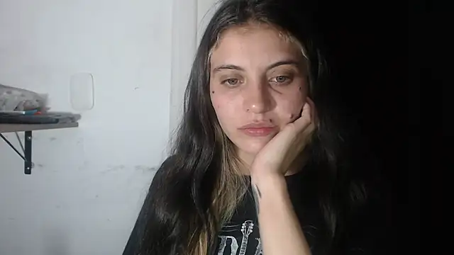 Snapshot of mariecam420 chatting on 25, 2, 2025 mariecam420 online show from 25, 2, 2025