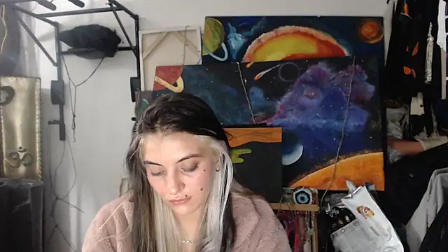 Snapshot of mariecam420 chatting on 13, 3, 2025 mariecam420 online show from 13, 3, 2025