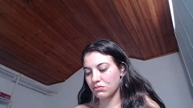 Snapshot of mariecam420 chatting on 5, 10, 2025 mariecam420 online show from 5, 10, 2025