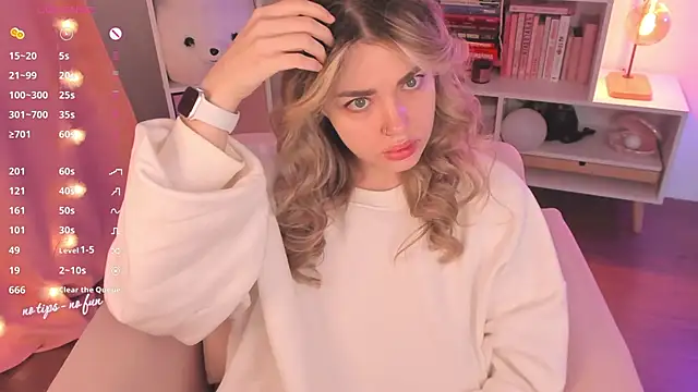 pussy-kattt online show from 1, 2, 2025