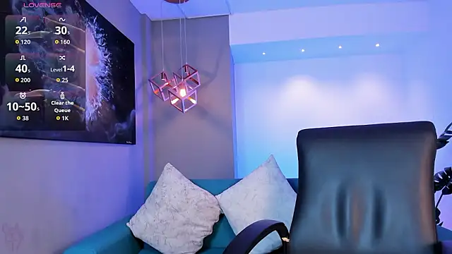 miataylorr1 online show from 11, 3, 2026