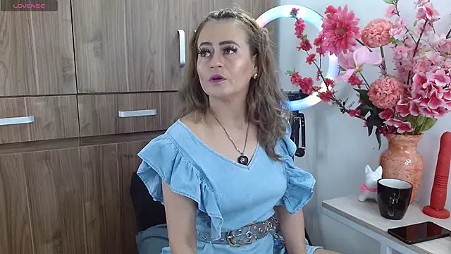 magenta maturr online show from 26, 10, 2025