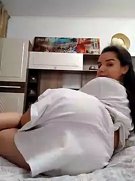 baby sweet girl  online show from 9, 1, 2025
