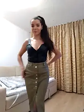 baby sweet girl  online show from 4, 4, 2026