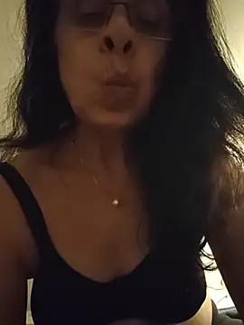 Susannemilf online show from 3, 12, 2025