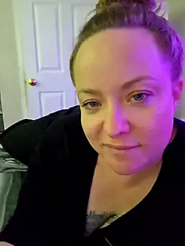 julimonroe online show from 8, 3, 2025