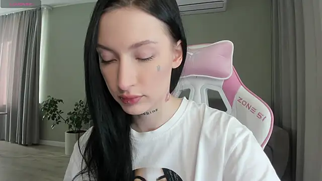 JenniferQueen11 online show from 16, 10, 2025