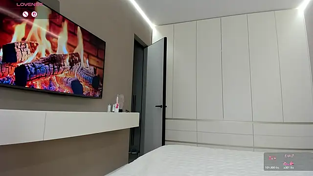 JenniferQueen11 online show from 12, 4, 2026