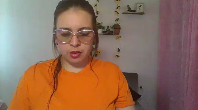 lorenitabella online show from 13, 2, 2025