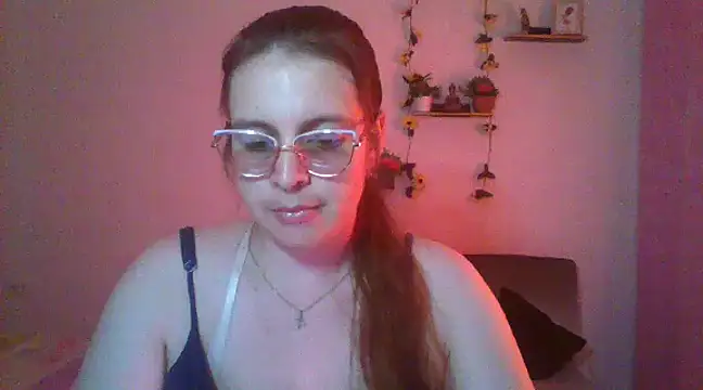 lorenitabella online show from 8, 3, 2025