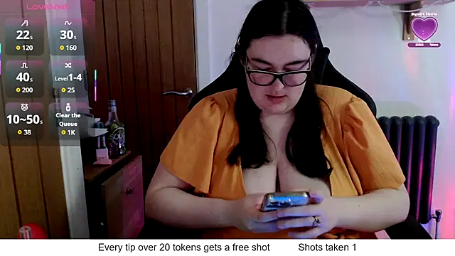 Rebecca Summer online show from 18, 4, 2026